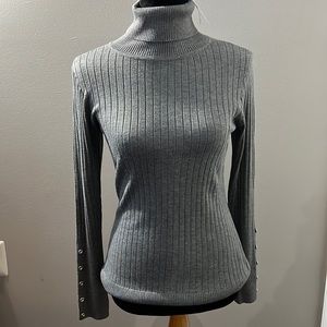 New York & Company Gray Turtleneck Sweater Sz M NWT